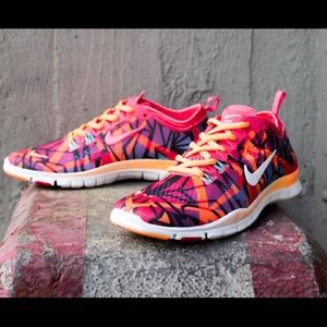 NIKE WMNS FREE 5.0 TR FIT 4 PRINT SZ 5.5
